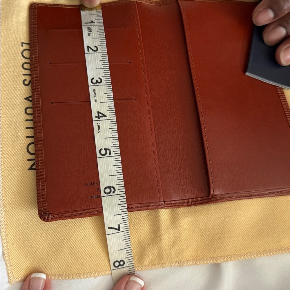 EUC orange/brown LV epi pocket organizer - Picture 12 of 15